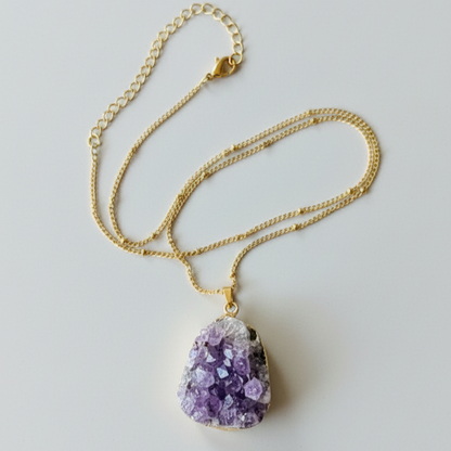 Natural Amethyst Pendant Necklace – Gold-Plated Stainless Steel Chain